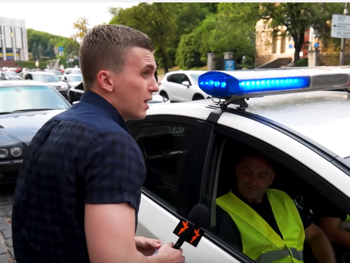 "Схемы" показали, как кортежи Луценко, Ложкина и Ляшко нарушают правила дорожного движения. Видео 
