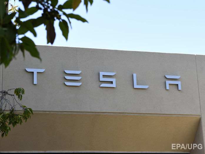 Tesla собирается протестировать беспилотный грузовик &ndash; Reuters