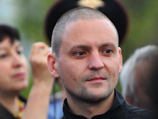 Удальцов заявил, что Навальный "подставляет людей под репрессии"