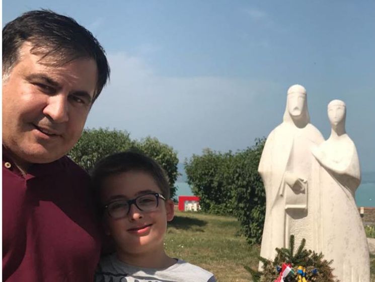 Саакашвили отправился с семьей в Венгрию