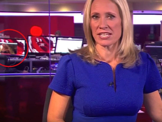 ﻿BBC випадково показала оголені жіночі груди в прямому ефірі. Відео