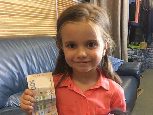 ﻿Чотирирічна дочка Лілії Ребрик заробляє гроші