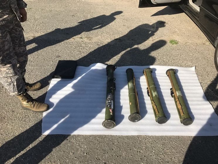 В Днепропетровской области задержали мужчину, пытавшегося продать гранатометы. Видео