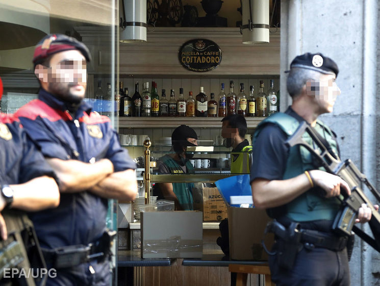 В Барселоне автомобиль сбил трех полицейских –СМИ