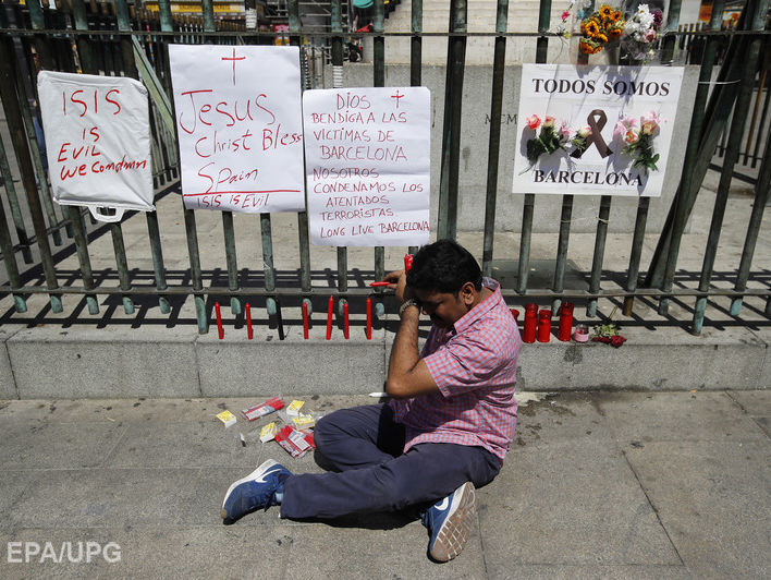Власти Испании идентифицировали еще три жертвы теракта в Барселоне, среди них – мальчик из Австралии
