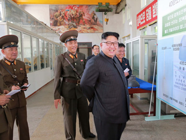 Ким Чен Ын приказал производить больше ракетных двигателей и боеголовок