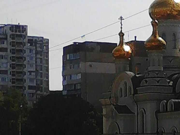 В оккупированном Донецке неизвестные вывесили флаг Украины – "Миротворец"
