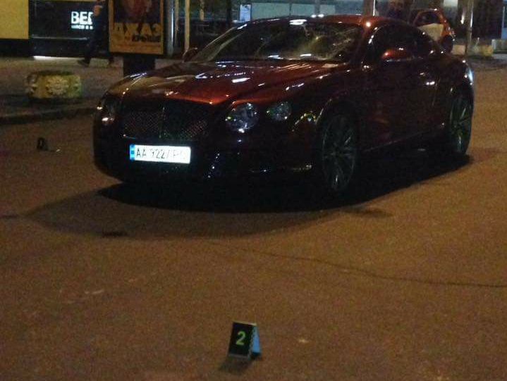 Сын Шуфрича на чужом Bentley сбил в Киеве пешехода – пресс-служба нардепа