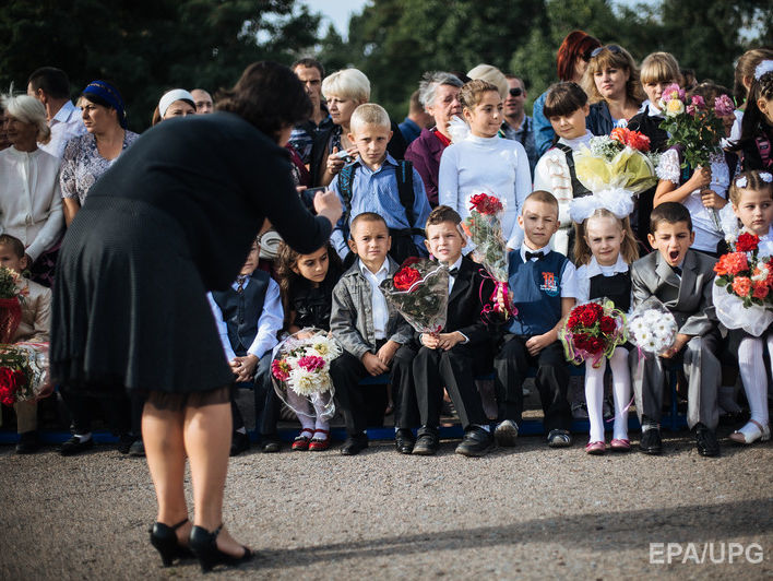 В Днепре и Черновцах чиновникам запретили посещать школьные линейки