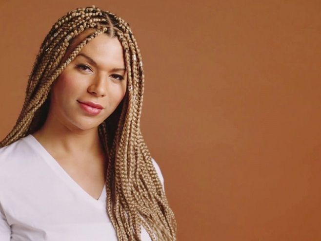  L'Oreal разорвала контракт с моделью-трансгендером из-за расизма
