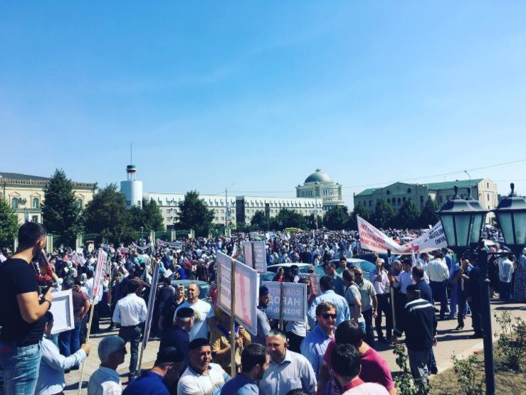 В Грозном на митинг в поддержку мусульман Мьянмы вышло 1,1 млн человек – МВД Чечни