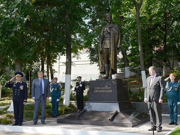 ﻿У російському Кірові відкрили пам'ятник Дзержинському