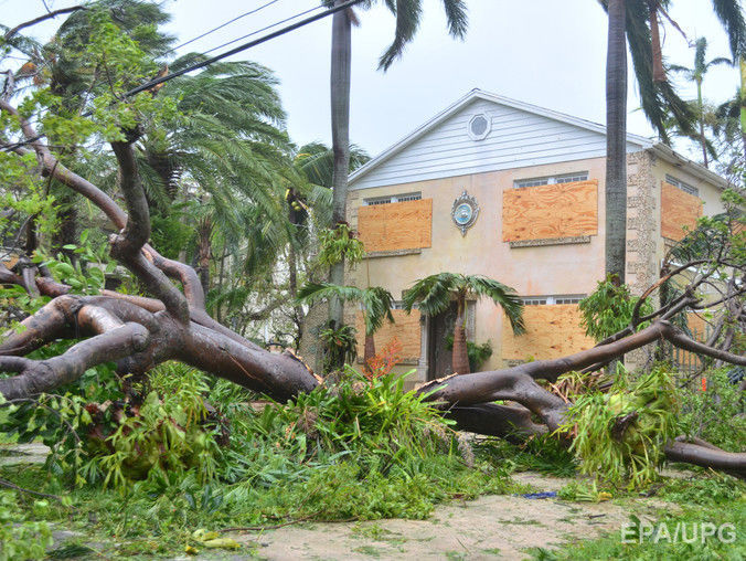 Ураган "Ирма" ослабел до первой категории