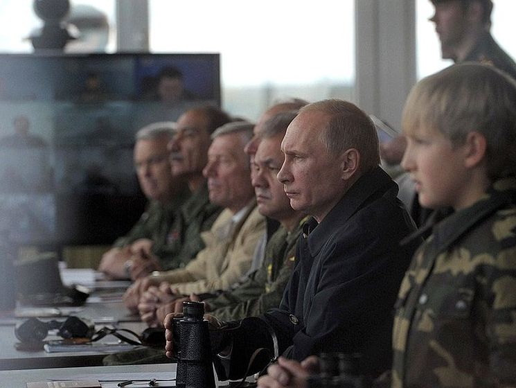 Песков заявил, что Путин может посетить военные учения "Запад-2017"