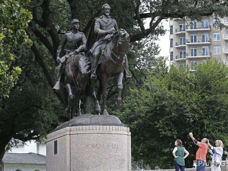 ﻿У Далласі демонтували пам'ятник генералу Лі