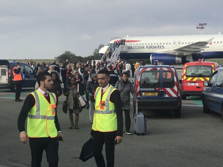 ﻿У Парижі з міркувань безпеки евакуювали рейс British Airways