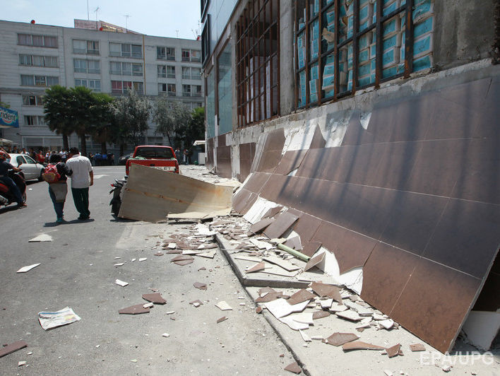 В Мексике произошло мощное землетрясение, разрушены здания