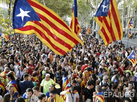 В Испании заблокировали более 140 сайтов, поддерживающих проведение референдума о независимости Каталонии