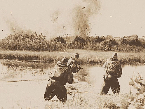 Киевлянка Хорошунова в дневнике 1943 года: Рассказывают, что немецкая армия лавиной движется назад, съедает все на своем пути