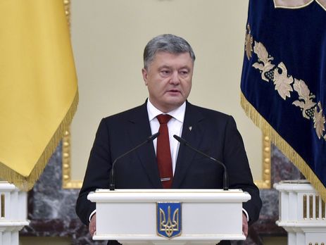 Порошенко поздравил украинцев с Днем защитника Отечества