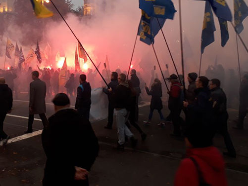 ﻿У "Марші слави героїв" у Києві брало участь приблизно 10 тис. осіб – поліція