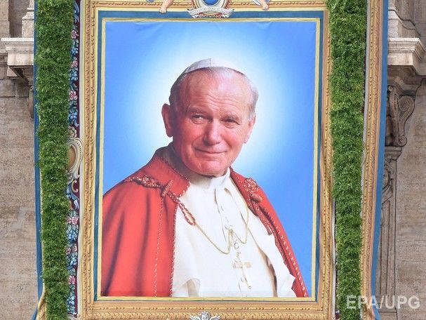 ﻿У Києві зіпсували мурал папи римського Іоанна Павла II
