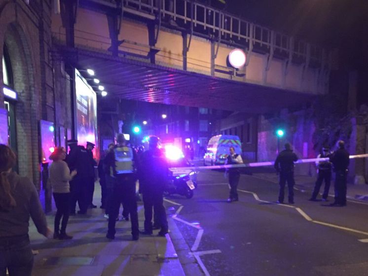 В Лондоне неизвестный напал на прохожих с ножом, есть жертвы