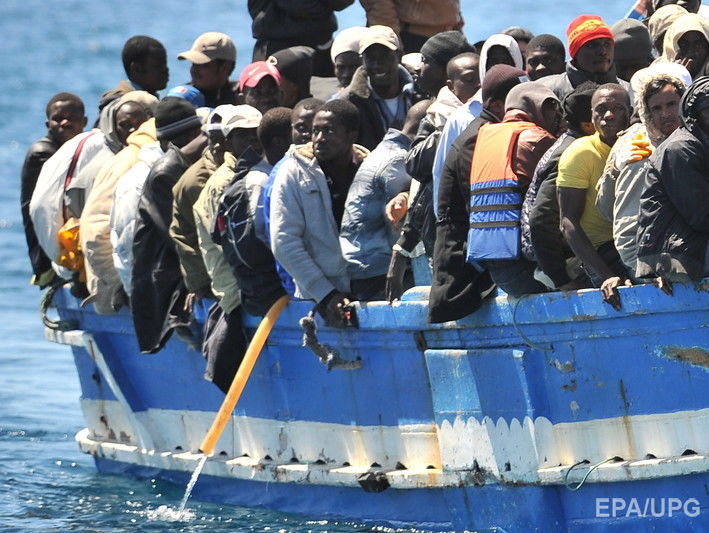 Судно ВМС Туниса столкнулось с лодкой мигрантов: 34 человека погибли