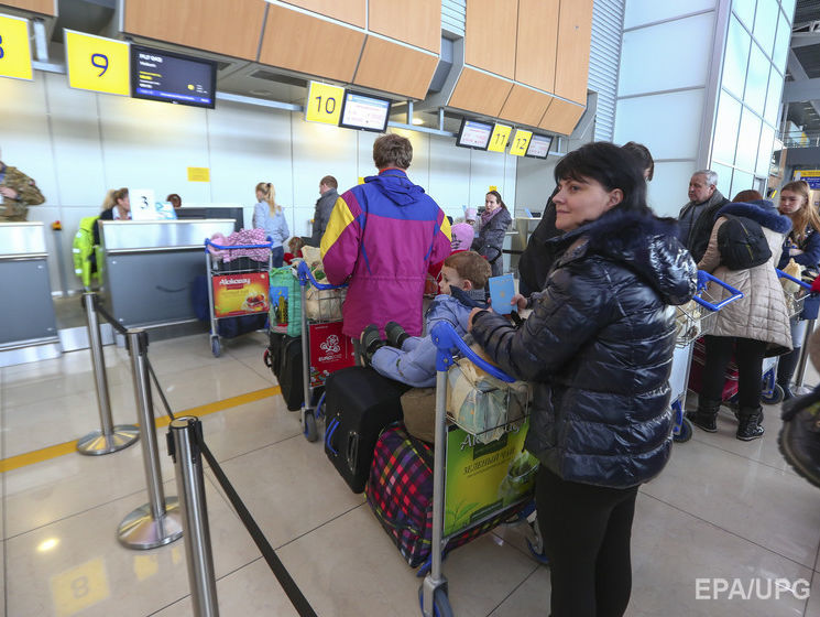 В аэропорту Харькова из-за тумана не принимают рейс из Киева и отменили рейс из Стамбула