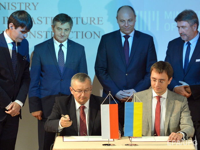Украина и Польша подписали меморандум о сотрудничестве в рамках строительства международной автомагистрали Via Carpatia