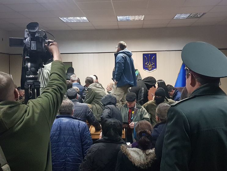 Полиция разблокировала помещение Святошинского районного суда Киева