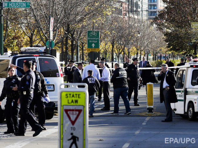 Количество жертв наезда грузовика в Манхэттене возросло до восьми