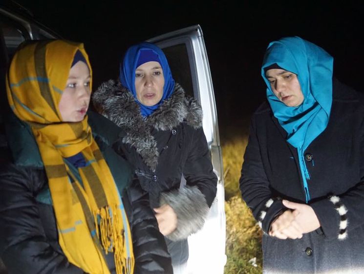В Крыму российские пограничники несколько часов удерживали жен фигурантов дела "Хизб ут-Тахрир"