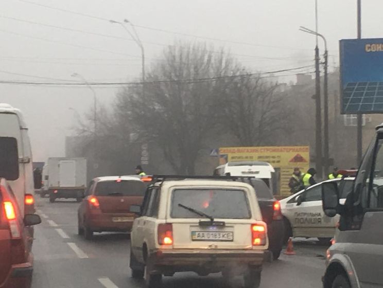 ﻿На в'їздах до Києва поліція проводить перевірку автомобілів, утворилися великі затори