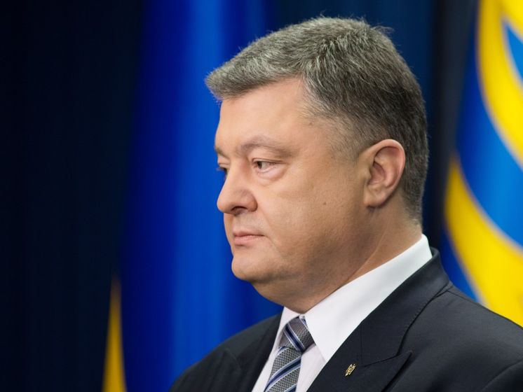 Порошенко призвал Раду принять закон об обязательном использовании украинского языка в сфере услуг