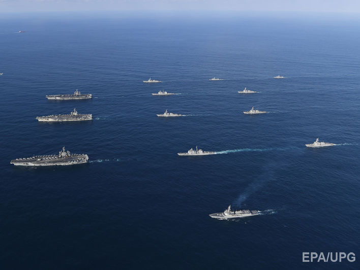 ﻿ВМС США продемонстрували спільні навчання з Південною Кореєю біля узбережжя Корейського півострова. Відео