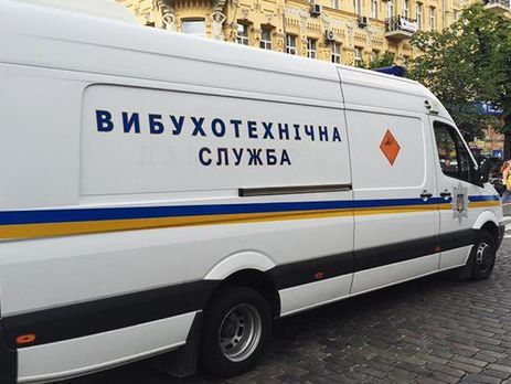 Неизвестные "заминировали" в Киеве вокзал, больницу и ТРЦ "Гулливер"