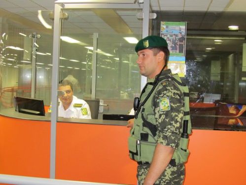 ﻿На вокзалі в Києві росіянка попросила статус біженки у зв'язку з переслідуванням у РФ