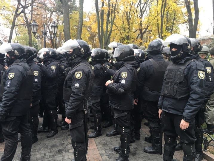 Количество пострадавших в Одессе полицейских превысило два десятка