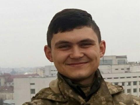 ﻿У зоні АТО 17 листопада загинув 21-річний військовий із Прикарпаття – волонтер