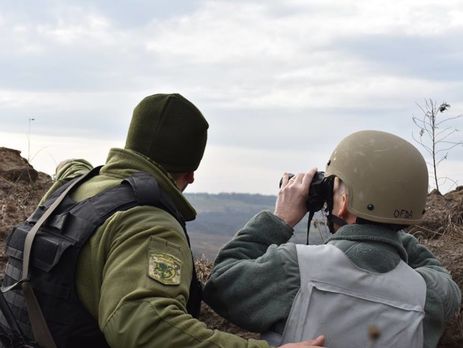 Украинский командир, который провел для американцев "рискованную экскурсию" по передовой, убежден, что американские военные решительно настроены поддержать Украину летальным оружием