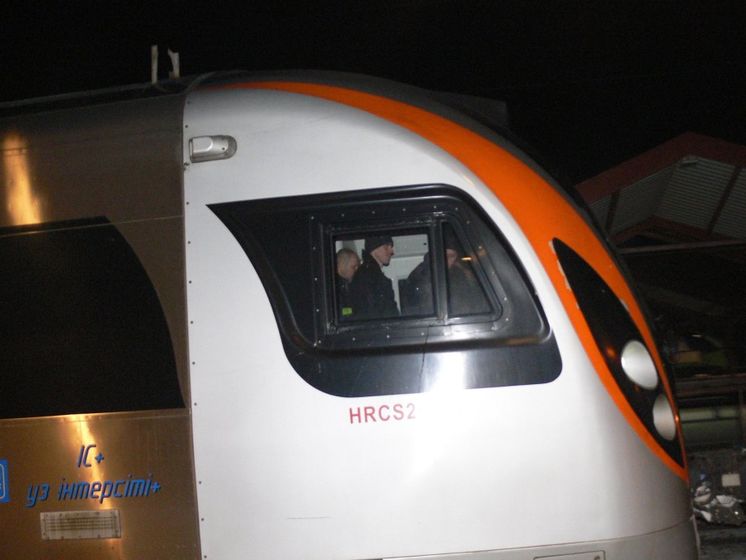 ﻿Поїзд "Київ – Перемишль" зіткнувся з трактором на території Польщі