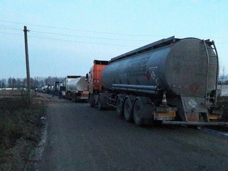 Участники протестов заявили, что блокировали в Новограде-Волынском нелегальную поставку в Украину топлива из России
