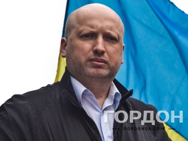 Турчинов: 9 мая в Украине прошло достойно. Донбасс &ndash; это отдельный вопрос
