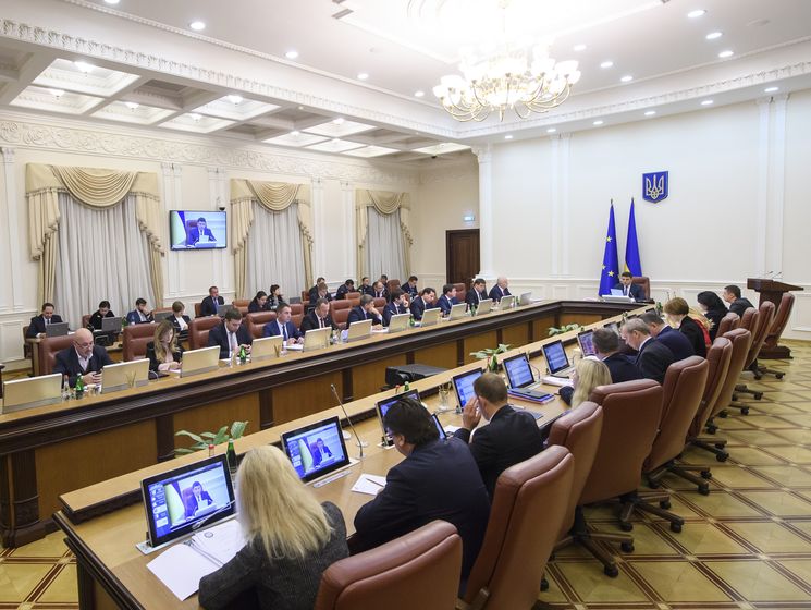 Кабмин утвердил среднесрочную стратегию управления госдолгом Украины на 2017–2019 годы