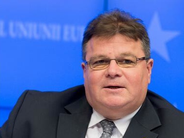 Глава МИД Литвы: ЕС предостерегает власти от использования силы против митингующих