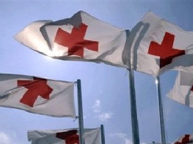 Избитого волонтера Красного Креста госпитализировали