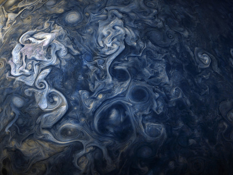 Космический корабль NASA сфотографировал облака на Юпитере