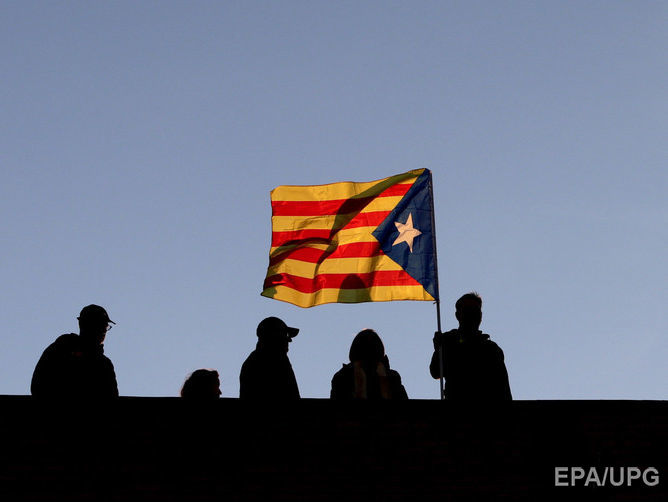 Суд отпустил шесть бывших членов правительства Каталонии под залог €100 тыс.