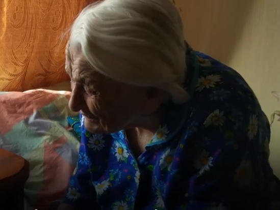"Когда было следствие, били. А за что били, не знаю". 100-летняя белоруска рассказала о сталинских репрессиях. Видео